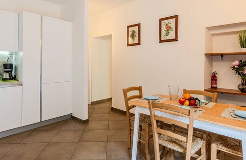 Carlazzo Apartment | Cosy apartment for 4 people with WIFI, TV, terrace, pets allowed and panoramic view