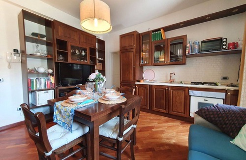 Tiche Apartment | Cosy apartment for 4 guests with WIFI, A/C, TV and terrace