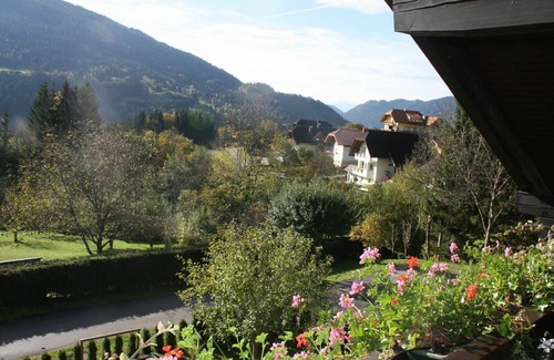 Arriach Apartment | Cosy apartment for 4 people with WIFI, TV and balcony