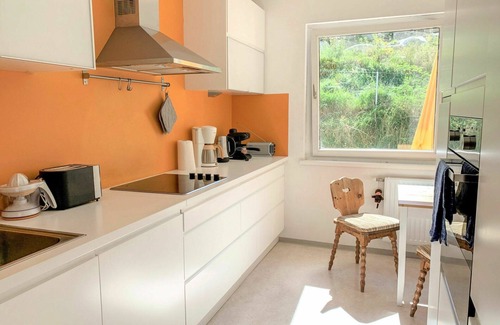 Mutters Apartment | Cosy apartment for 4 people with WIFI, patio and parking