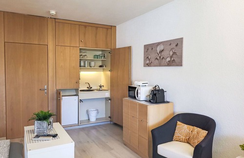 Bissone Apartment | Cosy apartment for 4 people with WIFI, pool, A/C, TV, balcony and panoramic view