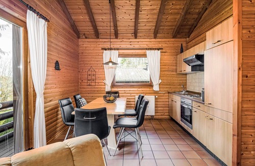 Schoenecken Apartment | Cosy apartment for 4 people with WIFI, TV, patio and pets allowed