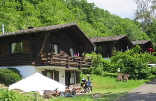 Schoenecken Apartment | Cosy apartment for 4 people with WIFI, TV, patio and pets allowed