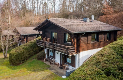 Schoenecken Apartment | Cosy apartment for 4 people with WIFI, TV, patio and pets allowed