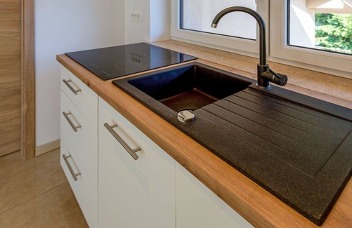 Postojna Apartment | Cosy apartment for 4 people with A/C, WIFI, TV and panoramic view