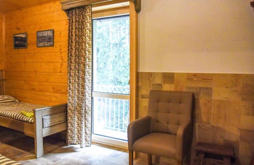 Pec pod Snezkou Apartment | Cosy apartment for 5 guests with WIFI, TV, balcony and pets allowed