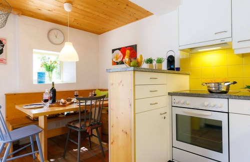 Capriasca Apartment | Cosy apartment for 5 guests with WIFI, pool, TV, patio, pets allowed and panoramic view