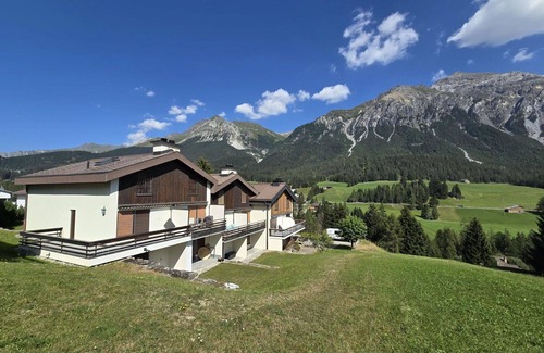 Lenzerheide Apartment | Cosy apartment for 6 guests with WIFI, TV and balcony