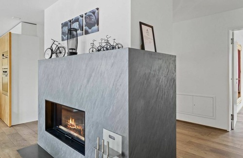 Valbella Apartment | Cosy apartment for 6 people with WIFI, TV and balcony