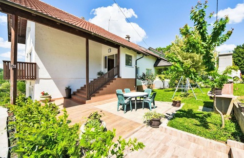 Slunj Apartment | Cosy apartment for 6 guests with WIFI, A/C, TV and terrace