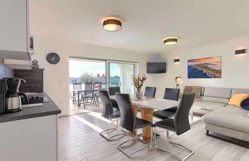 Murine Apartment | Cosy apartment for 6 guests with pool, A/C, WIFI, TV and terrace