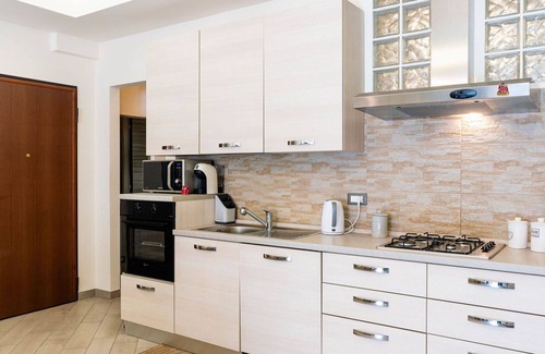 Ceriale Apartment | Cosy apartment for 6 people with WIFI, A/C and terrace