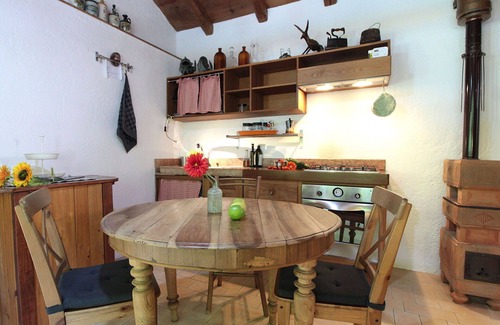 Cornuda Apartment | Cosy apartment for 6 people with sauna, private pool, WIFI and pets allowed