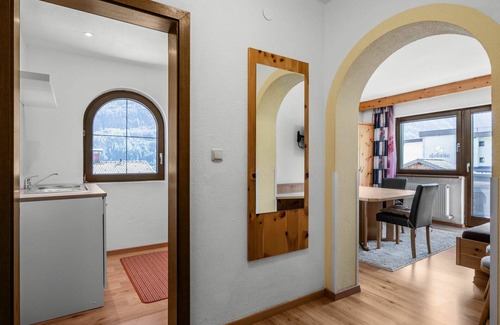 Soelden Apartment | Cosy apartment for 6 people with WIFI, TV and balcony