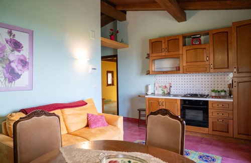 Termoli Apartment | Cosy apartment for 4 people with WIFI, pool, TV, terrace and parking
