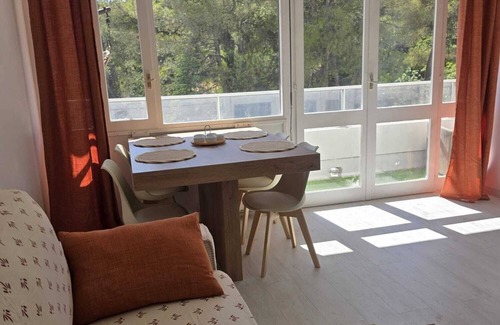Sud Apartment | 🏡 Cosy apartment overlooking pine forest in Aix