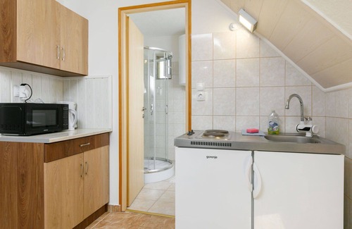 Velence Apartment | Cosy apartment for 4 guests with A/C, WIFI, TV and terrace