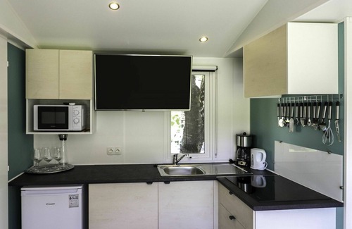 Muhldorf House | Cosy apartment in villa for 4 people with A/C, WIFI, TV, terrace, pets allowed and panoramic view