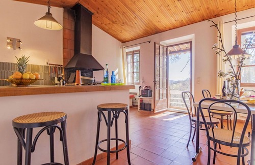Puimichel Villa | Cosy apartment in villa for 4 guests with WIFI, patio, pets allowed and panoramic view
