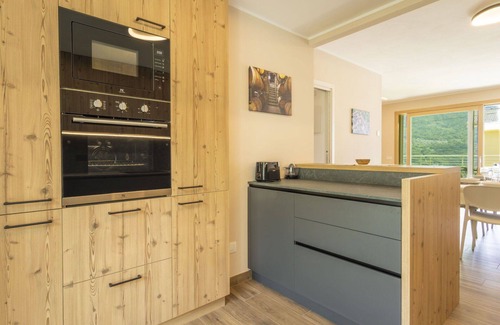 Bianzone House | Cosy apartment in villa for 8 people with A/C, WIFI, TV, terrace and pets allowed