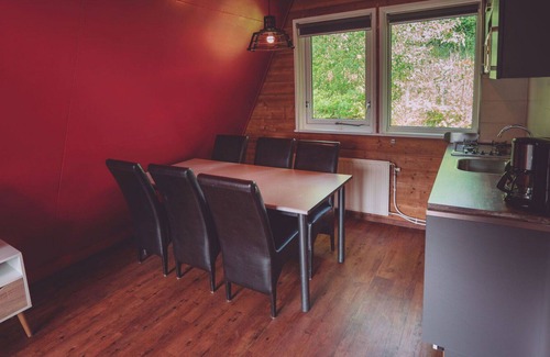 Bant House | Cosy apartment in villa for 6 guests with WIFI, TV, pets allowed and parking