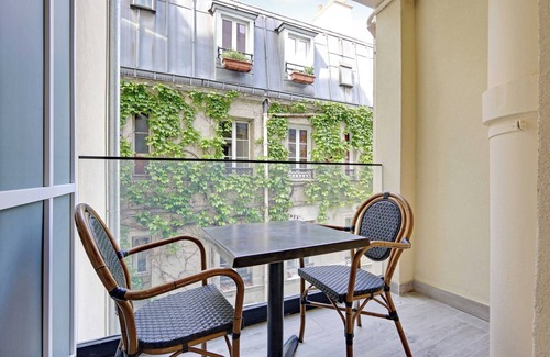 Quartier de la Roquette Apartment | Cosy apartment with balcony - 2BR/6P- La Roquette