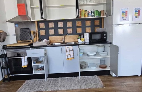 Mira House | Cosy beach retreat on Poco da Cruz Beach. Every room has their ensuite bathrom!