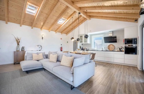 Rogil Apartment | Cosy & Calm Rosemary Retreat in Rogil