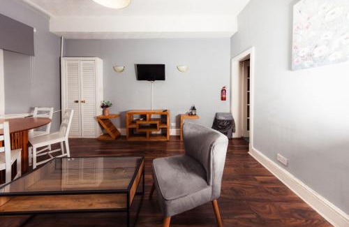Tollcross Apartment | Cosy Central Apartment by the Meadows 8