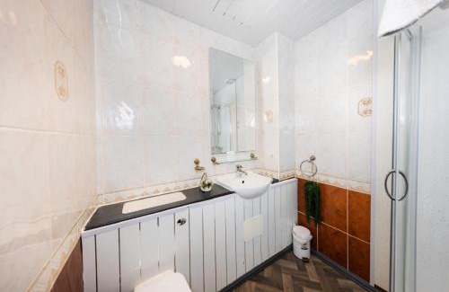 Tollcross Apartment | Cosy Central Apartment by the Meadows 7