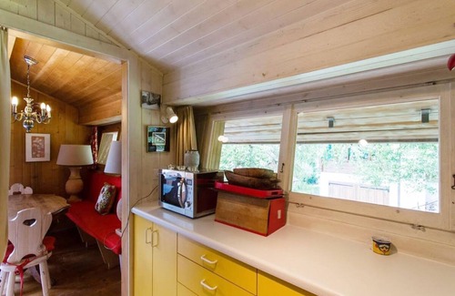 Rougemont Ski Chalet | Cosy chalet with top view