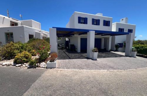 Paradise Beach Apartment | Cosy Corner on Orpheus Holiday Apartment for two