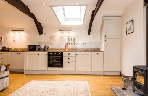 Fremington Cottage | Cosy Cottage, Stunning Views, Walks from the door, Pubs within walking distance