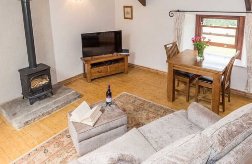 Fremington Cottage | Cosy Cottage, Stunning Views, Walks from the door, Pubs within walking distance