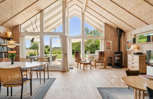 Store Fuglede House | Cosy Cottage With Open View Of The Meadow