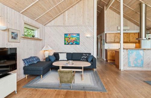 Store Fuglede House | Cosy Cottage With Open View Of The Meadow