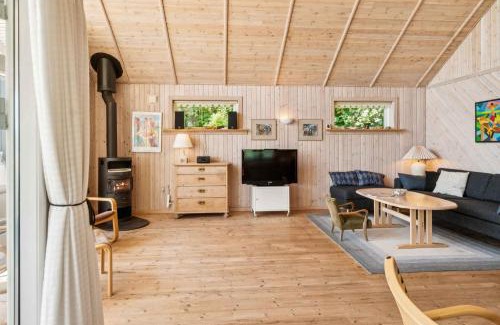 Store Fuglede House | Cosy Cottage With Open View Of The Meadow