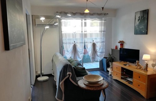 Le Ray Apartment | Cosy F1 avec grande terrasse à 2 pas du tramway