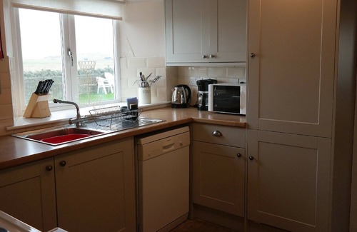 Woodhorn Cottage | Cosy Farm Cottage with Easy Beach Access