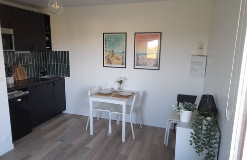 Merville-Franceville-Plage Apartment | Cosy new apartment 300m from the sea