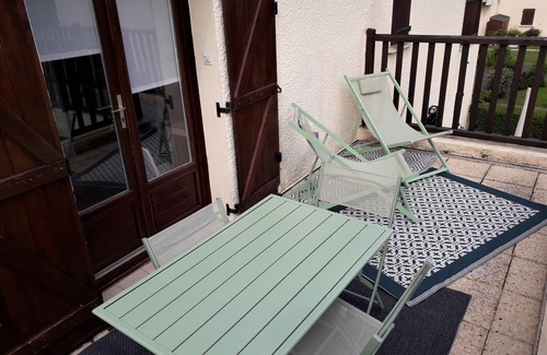 Merville-Franceville-Plage Apartment | Cosy new apartment 300m from the sea