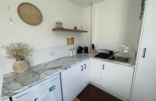 Geilston Bay House | Cosy Getaway for 2