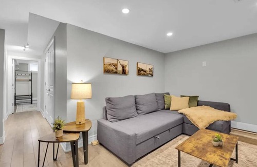 Lisgar Condo | Cosy Guest Suite Near Shops, Transit, Hwy and GO