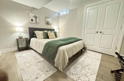 Lisgar House | Cosy Guest Suite Near Shops, Transit, Hwy and GO!