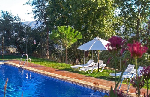 Nechite House | Cosy house in a complex with gardens and swimming pool.