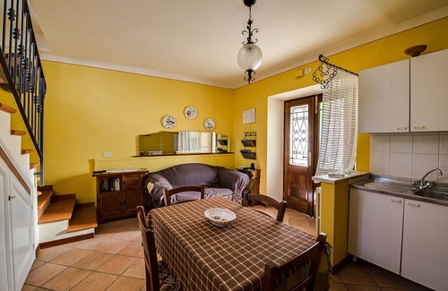 Castelnuovo di Garfagnana Apartment | Cosy apartment for 6 guests with WIFI, TV and panoramic view