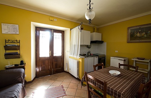 Castelnuovo di Garfagnana Apartment | Cosy apartment for 6 guests with WIFI, TV and panoramic view