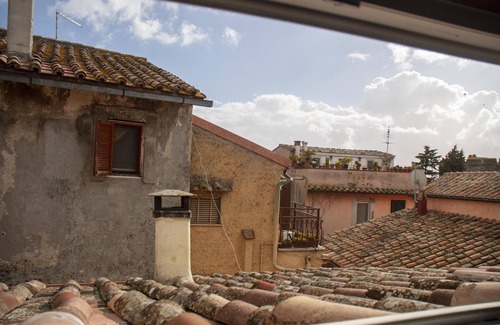 Lake Bracciano House | Cosy Medieval Townhouse, between lake, sea, thermal baths, Rome, Viterbo, Umbria