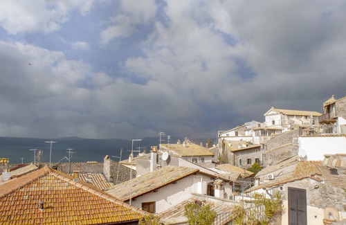 Lake Bracciano House | Cosy Medieval Townhouse, between lake, sea, thermal baths, Rome, Viterbo, Umbria