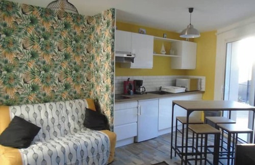 La Chaume Apartment | Cosy, quiet apartment with parking in front